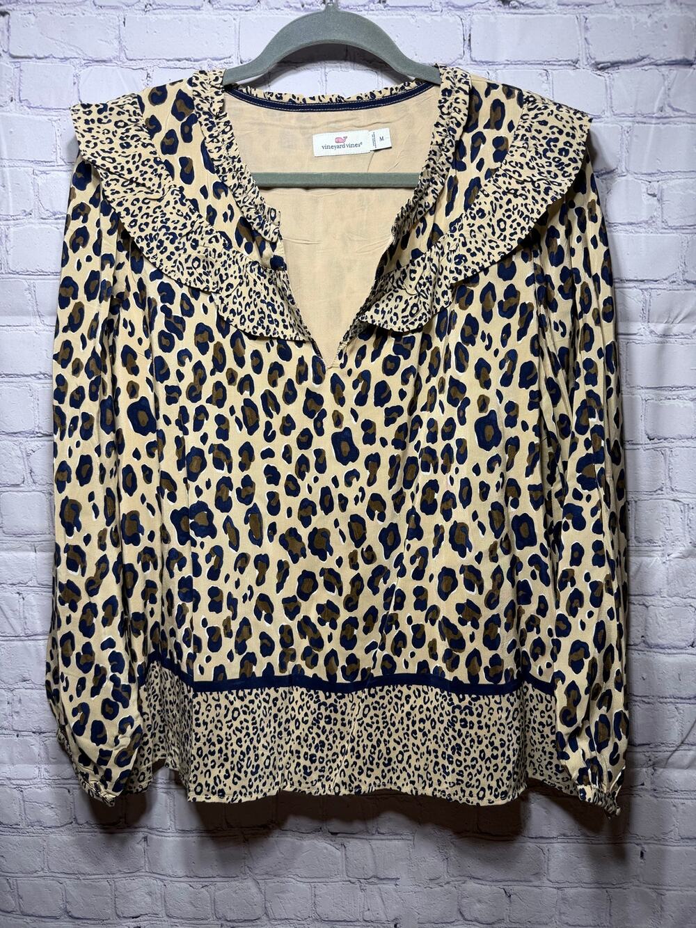Vineyard Vines Womens Cheetah-Print Ruffle Blouse Sz M Preppy Casual